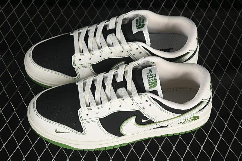 All Categories Nk SB Dunk Series Nk SB Dunk Low High-end Customized Low-top Shoes Nike SB Dunk Low North Face Collaboration Milk White Black Green Anniversary High-end Customized Low-top Casual Shoes SC9207-405